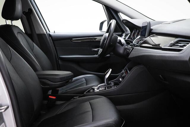 BMW 2-SERIE GRAN TOURER 218i 7p. High Executive | LUXURY LINE | STOELVERWARMING | APPLE | TREKHAAK | 18"