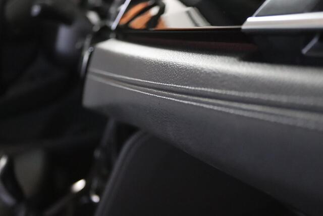 BMW 2-SERIE GRAN TOURER 218i High Executive Edition 7-Persoons, Panoramadak, Volleder, Cruise Control, Stoelverwarming,