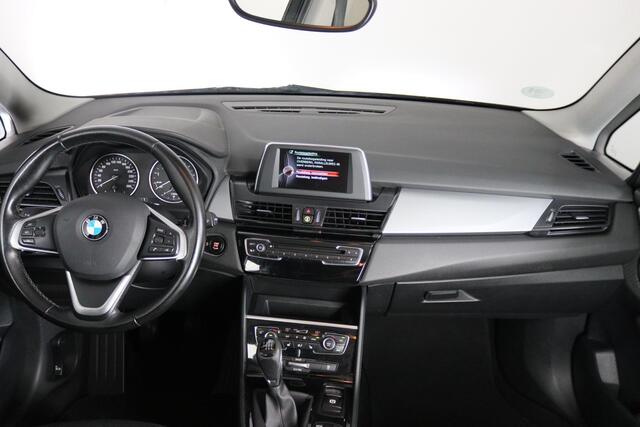 BMW 2-SERIE GRAN TOURER 218i Essential 7-Persoons, Cruise Control, Navigatie, Stoelverwarming