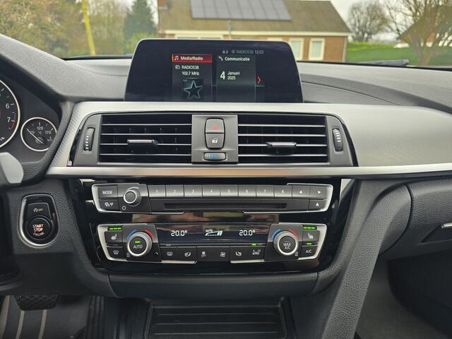 BMW 3-SERIE Touring 318i M Sport Edition / Stoelverwarming / LED / PDC
