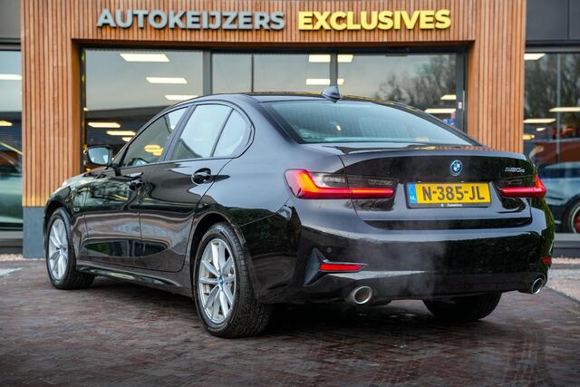 BMW 3-SERIE 320e Business Edition Plus Keyless Leder Stoelverw. DAB+ PDC LED 17"LM