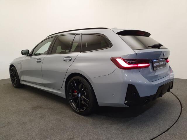 BMW 3-SERIE Touring 330e M-Sport Wegklapbare trekhaak, Panoramadak, ACC