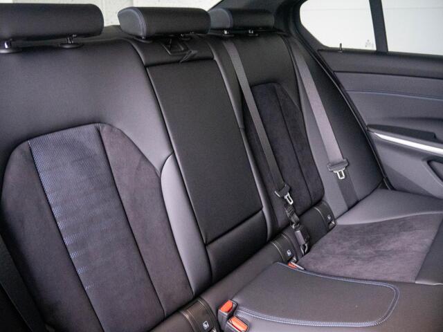 BMW 3-SERIE 320i Sedan M Sportpakket / Adaptive LED / Stoelverwarming / Glazen panoramadak