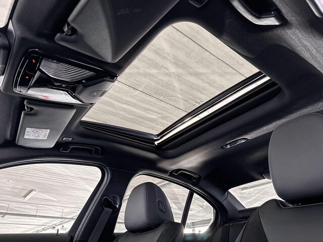 BMW 3-SERIE Touring 320e | M Sportpakket | Trekhaak met elektrisch wegklapbare kogel