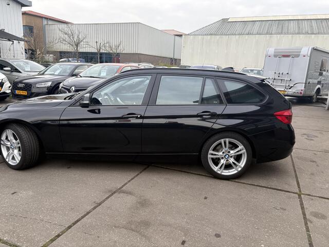 BMW 3-SERIE Touring 318i Executive