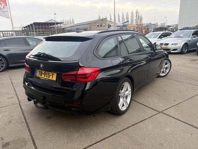 BMW 3-SERIE Touring 318i Executive