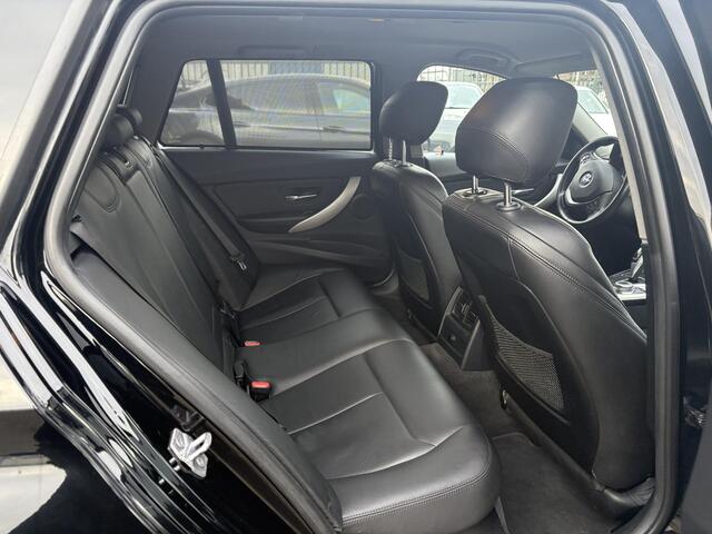 BMW 3-SERIE Touring 318i Executive