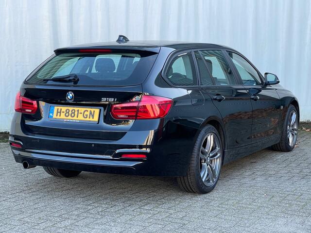 BMW 3-SERIE Touring 318i Exec. Aut. / Navi /Stl.vw./18inch