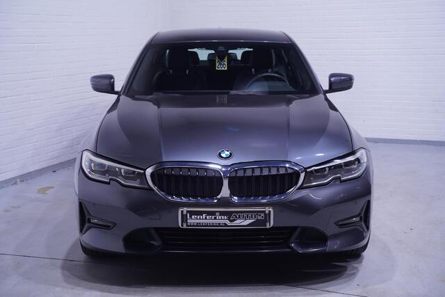 BMW 3-SERIE 320i Business Edition Plus NAP ledverlichting lederen-Sportstoelen elektrisch verstelbaar en verwarmd DAB PDC v+a 17"lmv Mineralgrau cruise controle digitale cockpit