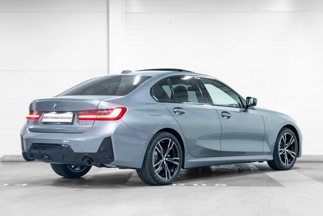 BMW 3-SERIE Sedan 318i | M-Sport | Travel Pack | Entertainment Pack | Schuif-/kanteldak