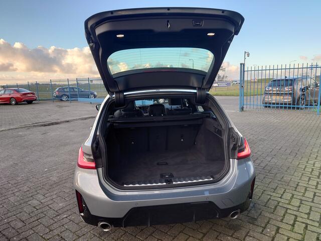 BMW 3-SERIE Touring 320i High Executive / M-Sport / LED / DAB / HIFI / Camera / Bomvol