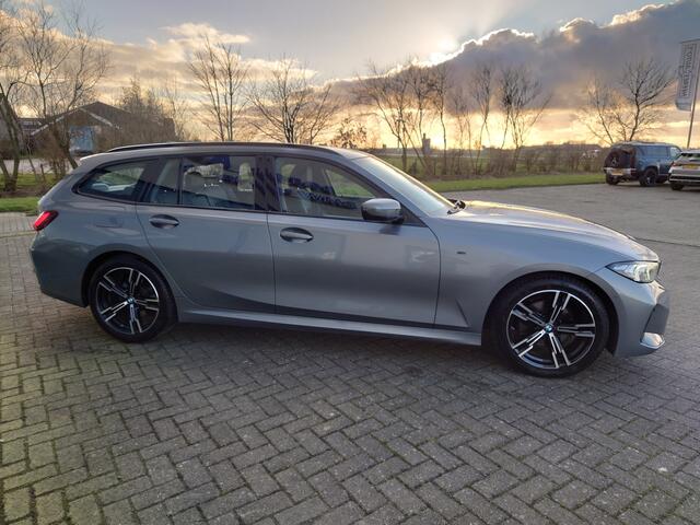 BMW 3-SERIE Touring 320i High Executive / M-Sport / LED / DAB / HIFI / Camera / Bomvol