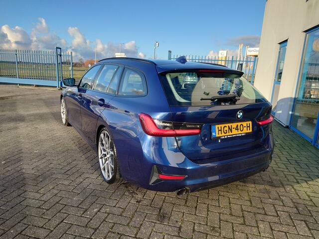BMW 3-SERIE Touring 330i High Executive / 20" 795M / Panodak / LED / DAB / HIFI / Bomvol