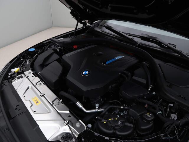 BMW 3-SERIE Touring 330e