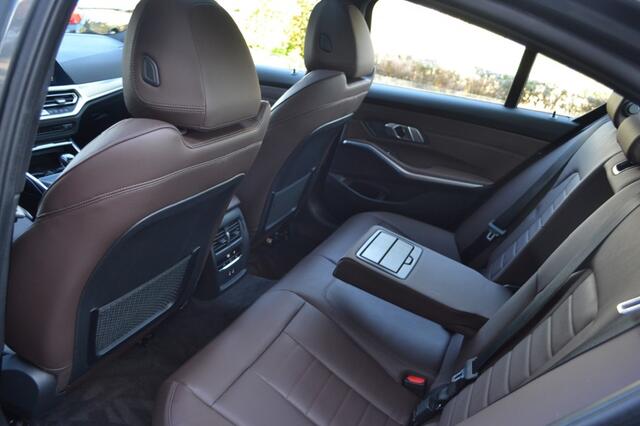 BMW 3-SERIE 320e M-Sport / Pano / Keyless