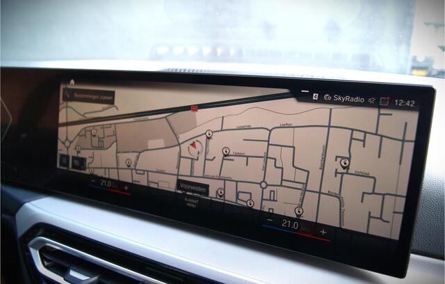 BMW 3-SERIE Touring 330e 292PK Facelift Shadowline Widescreen/wegkl.trhk/Carplay/Sportstoelen Aut8
