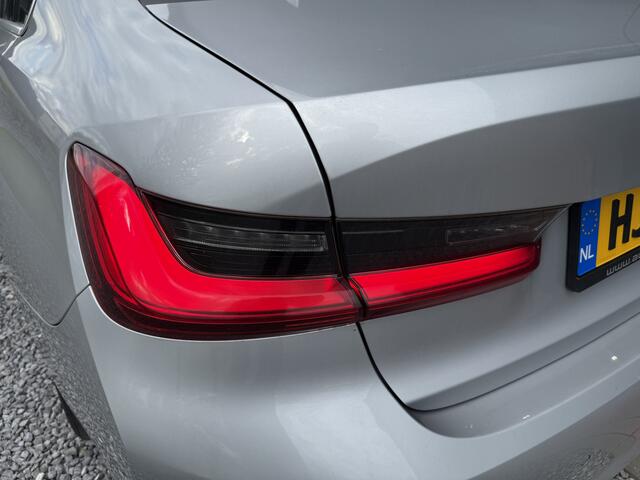 BMW 3-SERIE 320i High Executive Sedan