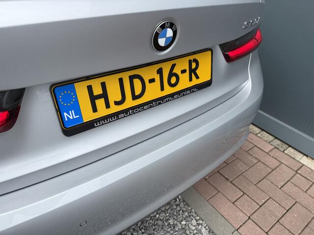 BMW 3-SERIE 320i High Executive Sedan