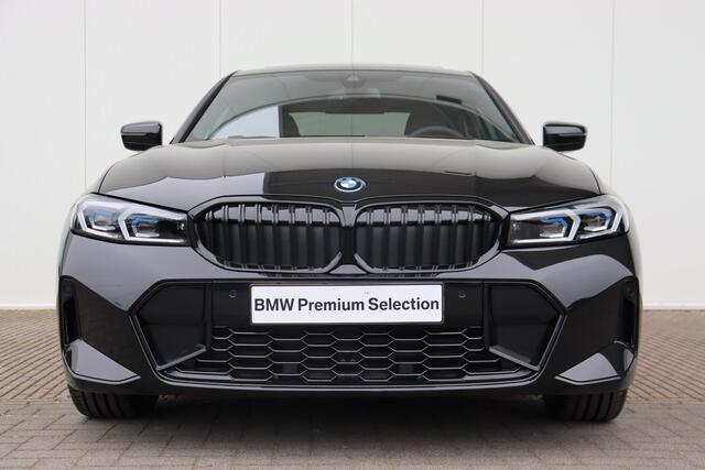 BMW 3-SERIE 320e M Sportpakket/ Elektrische Trekhaak/ schuif-/kanteldak/ Sportstoelen/ Verwarmd Stuurwiel/