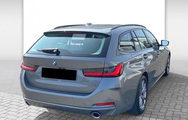 BMW 3-SERIE Touring 320d 190 PK Trekhaak Camera Keyless-Go LED EL. Stoelbediening