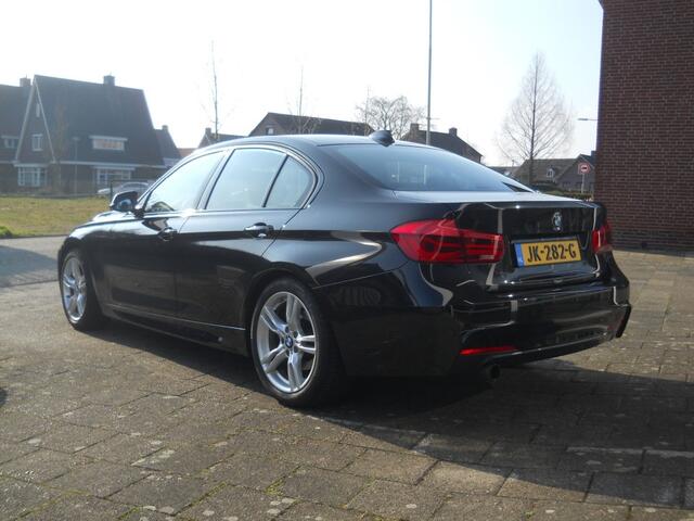 BMW 3-SERIE 318i M-Sport Shadow 136 PK