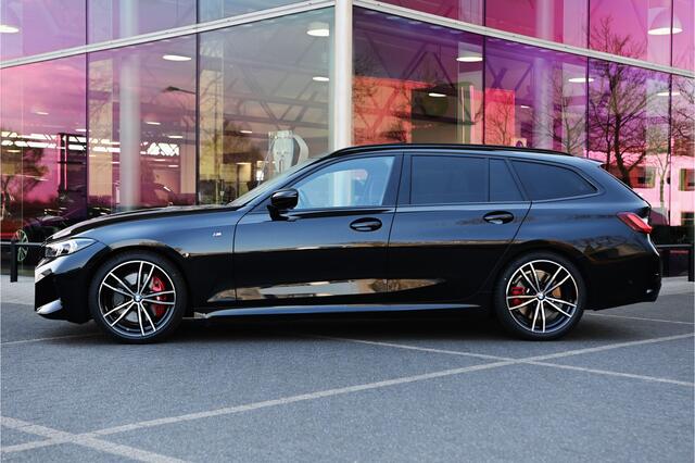 BMW 3-SERIE Touring 320i M Sport Automaat / Panoramadak / Sportstoelen / Adaptieve LED / Parking Assistant / M Sportonderstel / Live Cockpit Professional