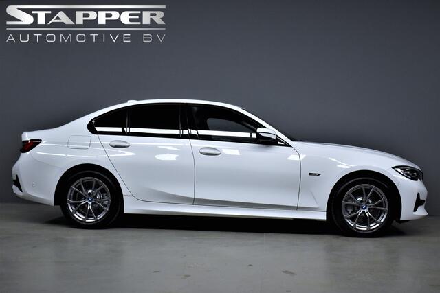 BMW 3-SERIE 330e 292pk Sport Line Plus 1eEig. Dealer OH Carplay/Virtual/Camera/Sportstoelen/Leer/Navi/Led/Lmv