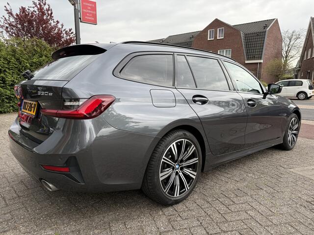 BMW 3-SERIE Touring 330e Business Edition Plus Trekhaak | 18inch | Navi+