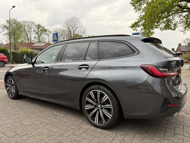 BMW 3-SERIE Touring 330e Business Edition Plus Trekhaak | 18inch | Navi+