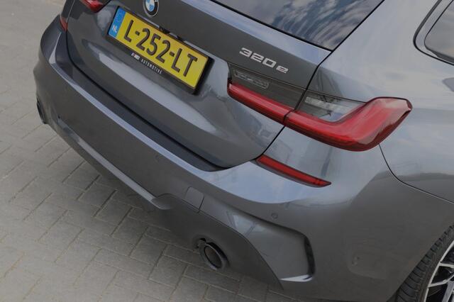 BMW 3-SERIE 320e M Sport Plug-in Hybrid 19 inch Laser 1e eig