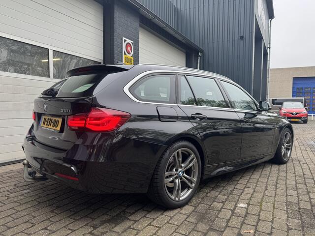 BMW 3-SERIE 318i M-sport Leer/stoelvw/trekhaak