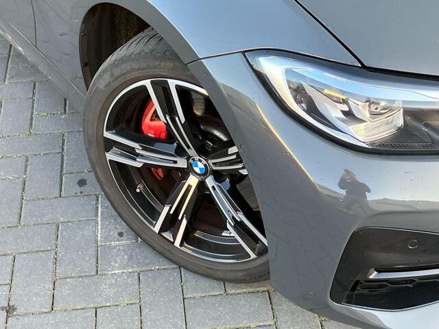BMW 3-SERIE Touring 330e xDrive High Executive
