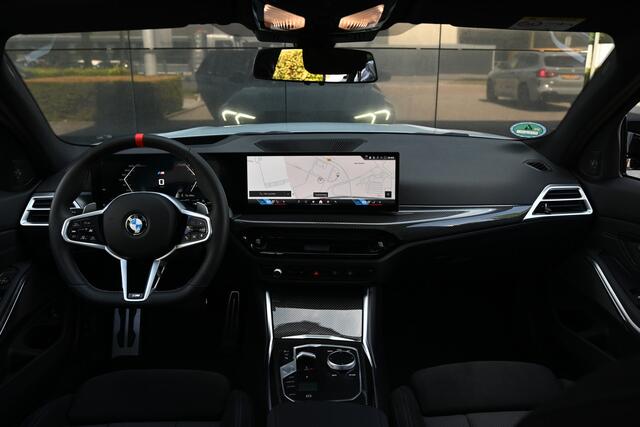 BMW 3-SERIE Touring M340d xDrive High Executive Automaat / Panoramadak / Trekhaak / Sportstoelen / M Adaptief onderstel / Comfort Access / Adaptieve LED / Parking Assistant Plus