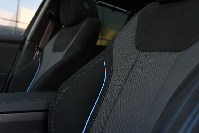 BMW 3-SERIE Touring M340d xDrive High Executive Automaat / Panoramadak / Trekhaak / Sportstoelen / M Adaptief onderstel / Comfort Access / Adaptieve LED / Parking Assistant Plus