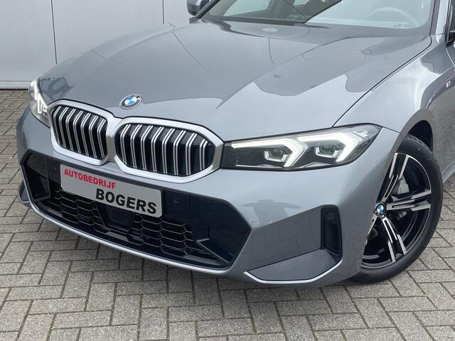 BMW 3-SERIE Touring 330i M-Sport Touring Automaat Navigatie, Climate Control, Adaptive Cruise Control, LED, 18"Lm, Half Leder/Alcantara