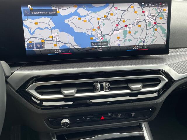 BMW 3-SERIE Touring 330i M-Sport Touring Automaat Navigatie, Climate Control, Adaptive Cruise Control, LED, 18"Lm, Half Leder/Alcantara