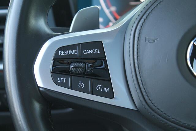 BMW 3-SERIE Touring 320i Executive M Sport Automaat / Panoramadak / Achteruitrijcamera / LED / Parking Assistant / M Sportonderstel / Live Cockpit Professional