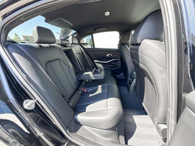 BMW 3-SERIE Sedan 330e