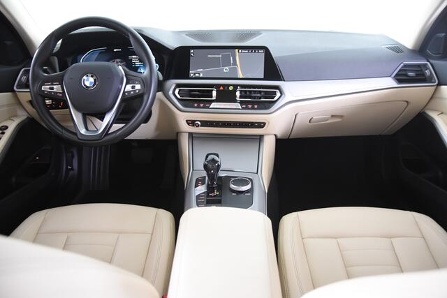 BMW 3-SERIE 330e Business Edition Plus *1ste Eigenaar*Navigatie*Parkassist*