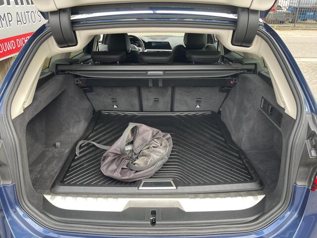 BMW 3-SERIE Touring 330e xDrive Sport Line 18"/Keyless/Sportstoelen + memory/Stoel + stuurverwarming/PDC/Apple Carplay & Android Auto