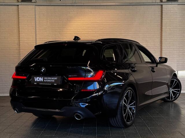 BMW 3-SERIE Touring 318i High Executive M-Sport Leder Head Up Elek Stoel 19 inch