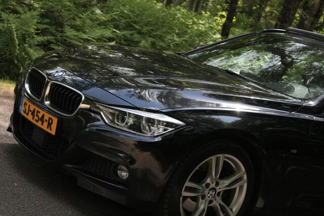 BMW 3-SERIE Touring 330D High Executive | Pano | Trekhaak | 360° camera