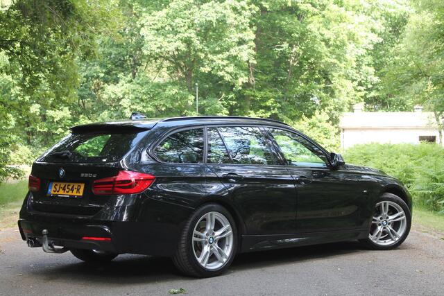 BMW 3-SERIE Touring 330D High Executive | Pano | Trekhaak | 360° camera