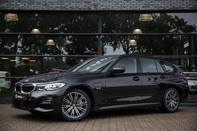 BMW 3-SERIE Touring 330e High Executive M-Sport , Adap. cruise, Trekhaak, Sfeerverlichting,