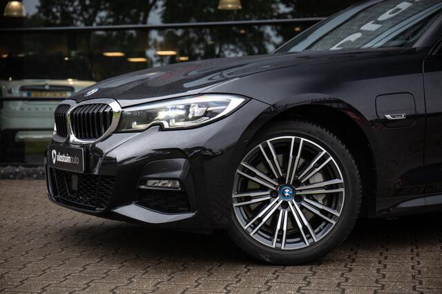 BMW 3-SERIE Touring 330e High Executive M-Sport , Adap. cruise, Trekhaak, Sfeerverlichting,