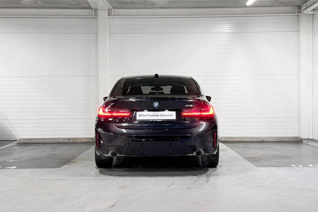 BMW 3-SERIE Sedan 318i | M-Sport Pro | Innovation Pack | Comfort Pack | Driving Assistant | Harman/kardon | Comfort Access