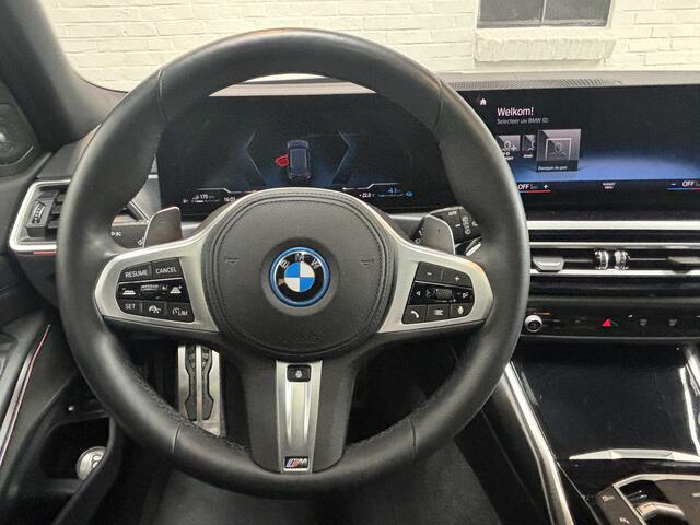 BMW 3-SERIE Touring 330e xDrive CAMERA / NL AUTO / M STOELEN / TREKHAAK / M PAKKET