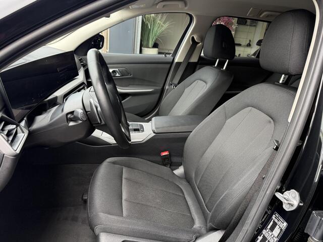 BMW 3-SERIE Touring 2.0 318i Org NL Widescreen display