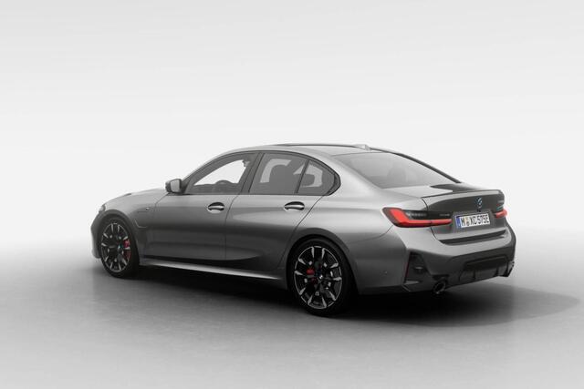 BMW 3-SERIE Sedan 330e | M Sport Pro | Comfort Pack | Harman-Kardon Sound System | Active Cruise Control