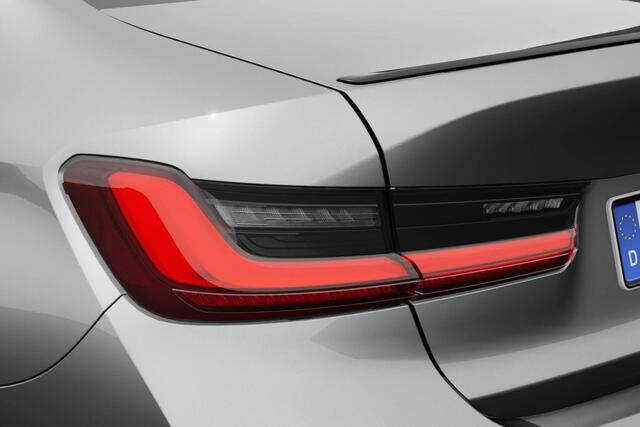 BMW 3-SERIE Sedan 330e | M Sport Pro | Comfort Pack | Harman-Kardon Sound System | Active Cruise Control